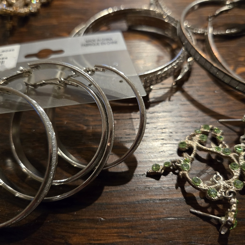 Silver and Green Hoop Earrings Set